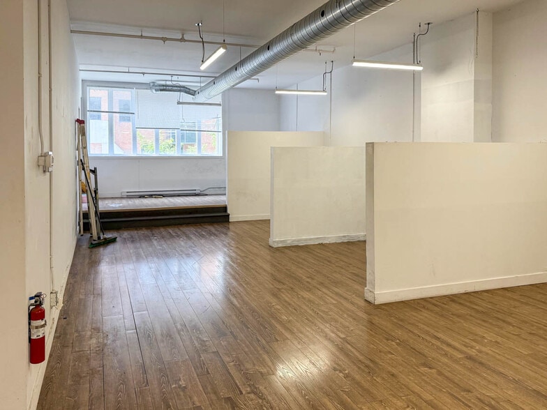 328-330 Rue Sainte-Catherine E, Montréal, QC for sale - Building Photo - Image 3 of 9