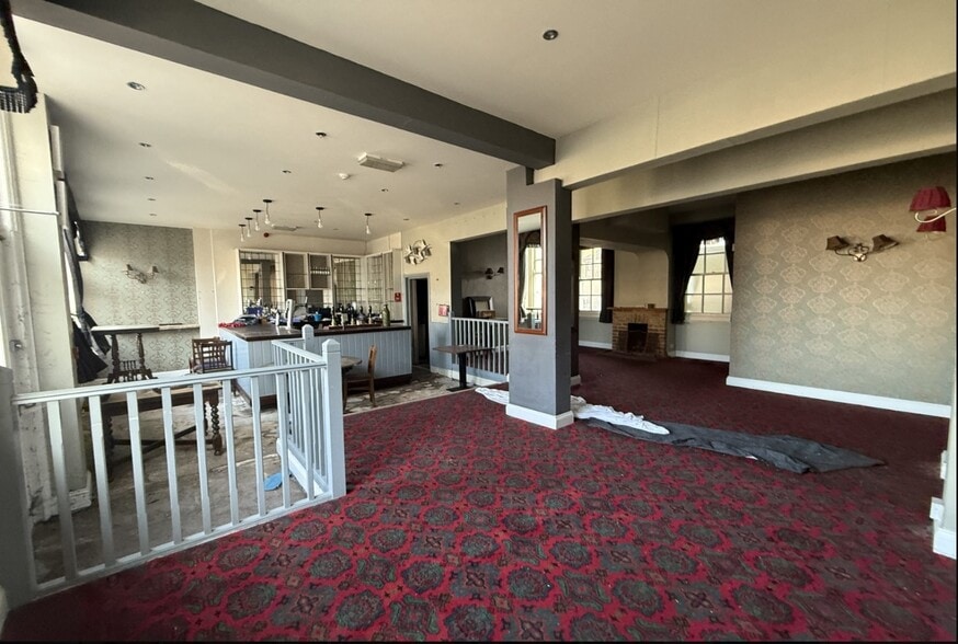 2 The Square, Storrington for sale - Interior Photo - Image 2 of 9