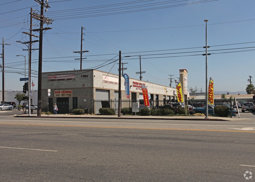 7750 Sepulveda Blvd, Van Nuys, CA for lease - Primary Photo - Image 1 of 3