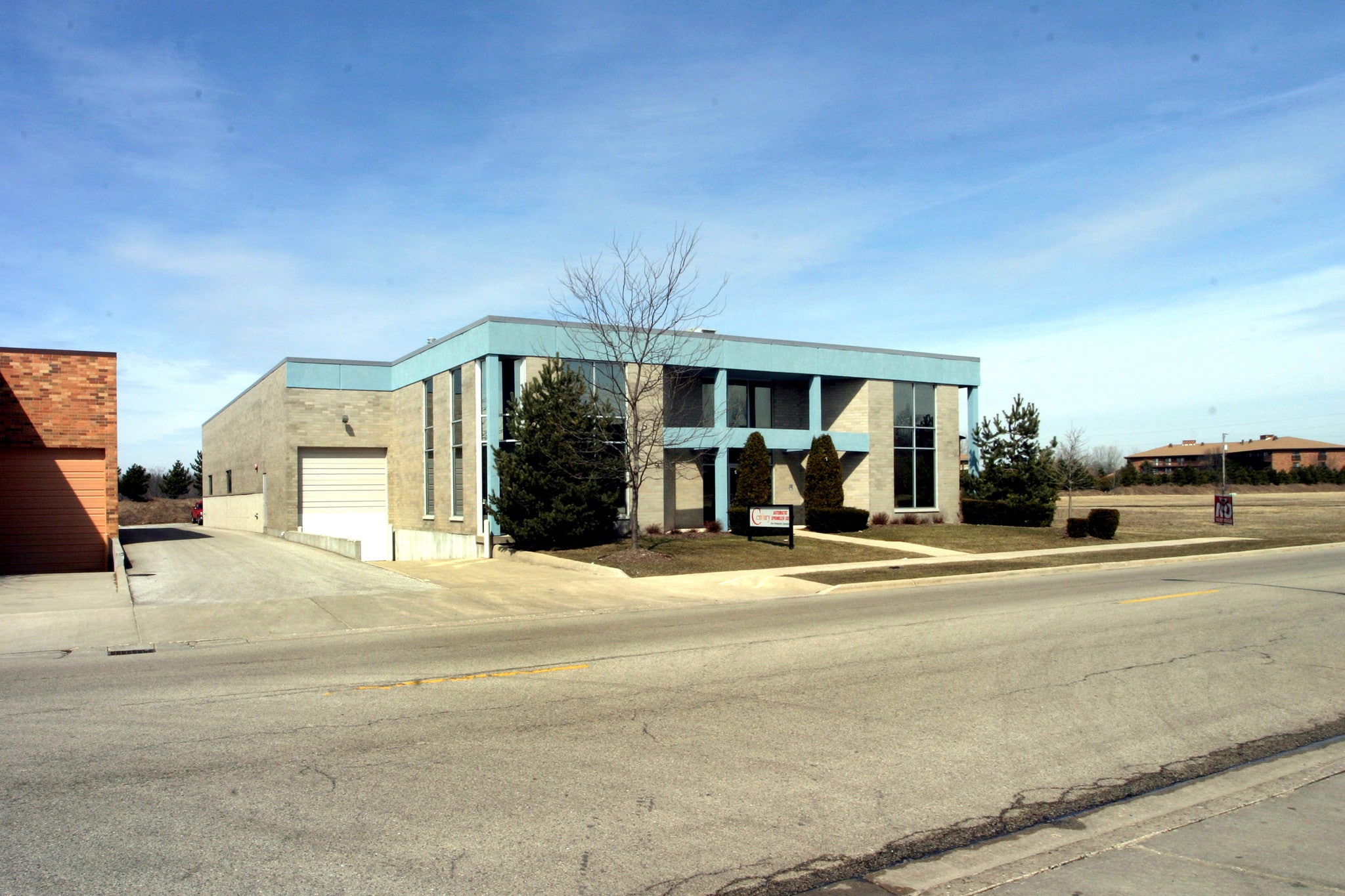 1570 St Paul Ave, Gurnee, IL for lease Primary Photo- Image 1 of 4