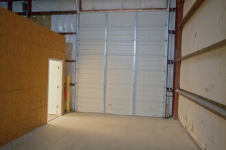 11200-B Cox Rd, Conroe, TX for lease Interior Photo- Image 1 of 3