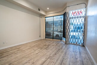 Plus de détails pour 12032-12050 Burbank Blvd, Valley Village, CA - Commerce de détail à louer