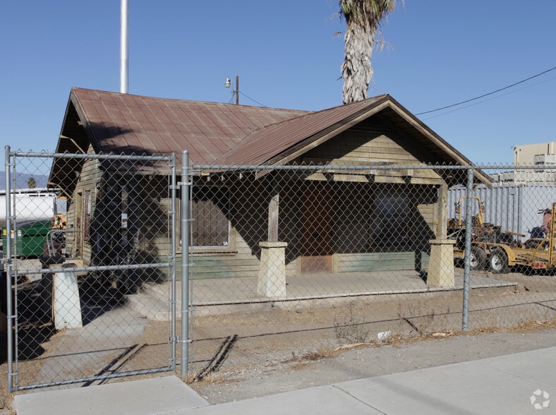 909 Center St, Riverside, CA for lease - Building Photo - Image 3 of 8