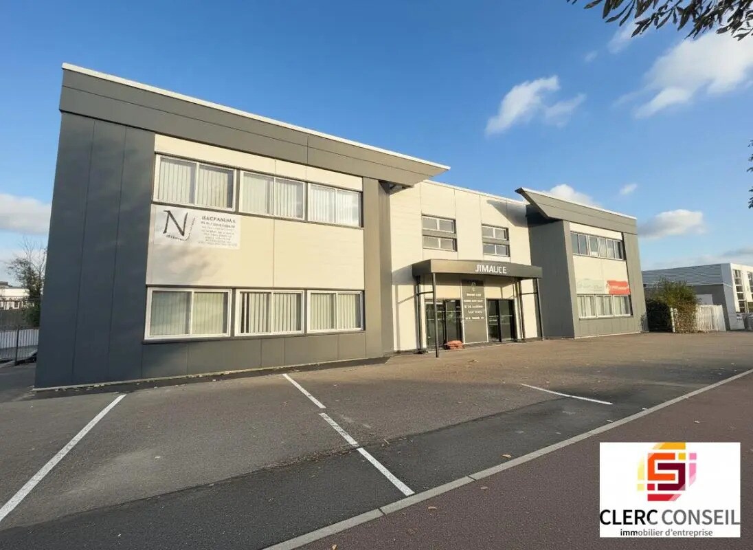 Office in Le Petit-Quevilly for lease Building Photo- Image 1 of 14
