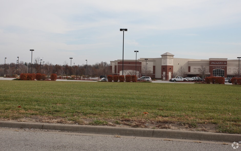 8585 W 135th St, Overland Park, KS for sale - Building Photo - Image 2 of 2