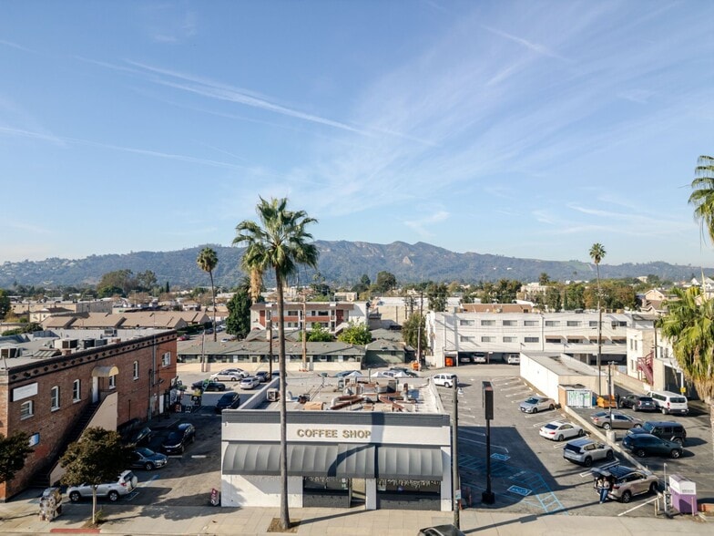 1013 S Brand Blvd, Glendale, CA for lease - Building Photo - Image 3 of 54