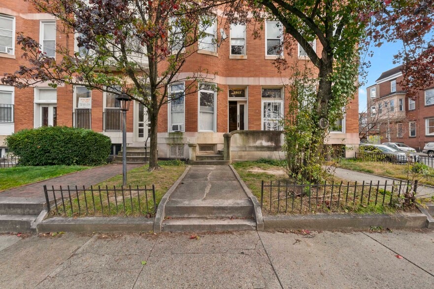 2903 Saint Paul St, Baltimore, MD à vendre - Photo du bâtiment - Image 2 de 34