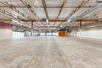 16402 N 28th Ave, Phoenix, AZ for sale Interior Photo- Image 2 of 3