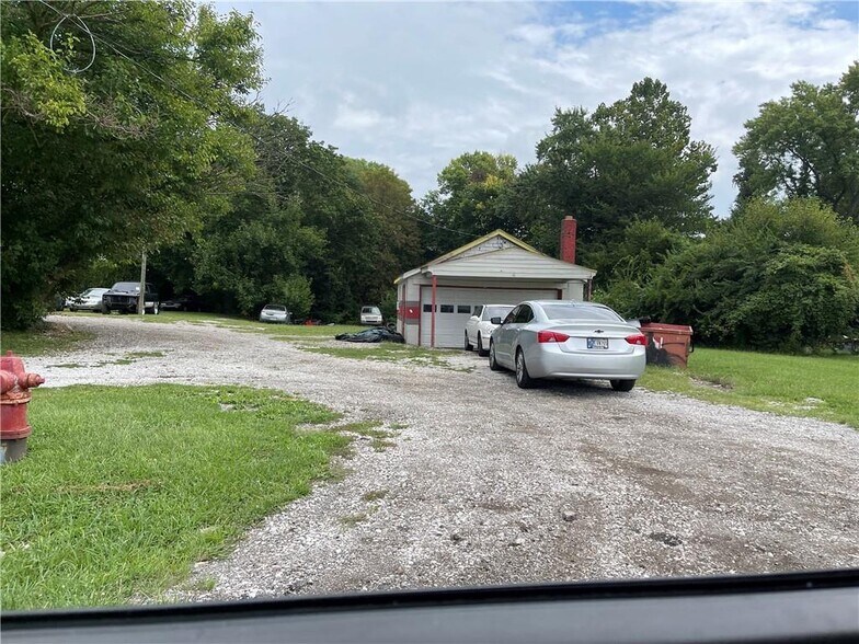 2907 E Main St, Plainfield, IN à vendre - Photo du bâtiment - Image 3 de 4