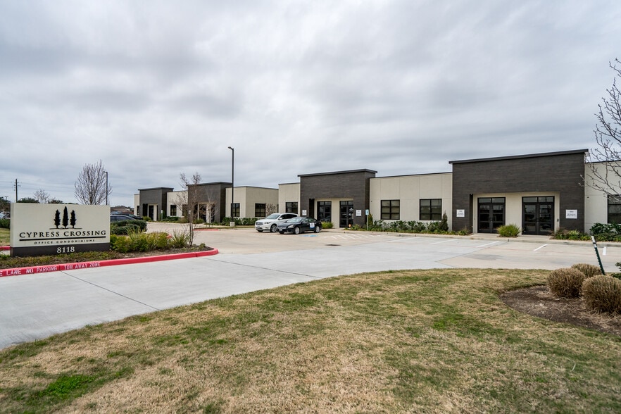 8118 Fry Rd, Cypress, TX for lease - Building Photo - Image 2 of 12
