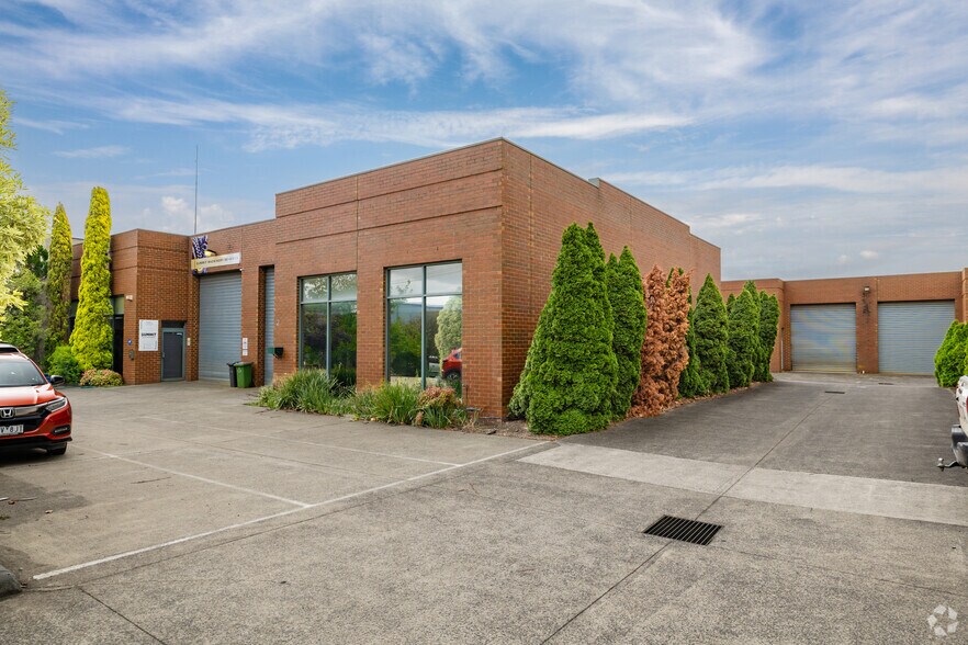 1-3 Eastspur Ct, Kilsyth South à louer - Photo principale - Image 1 de 4