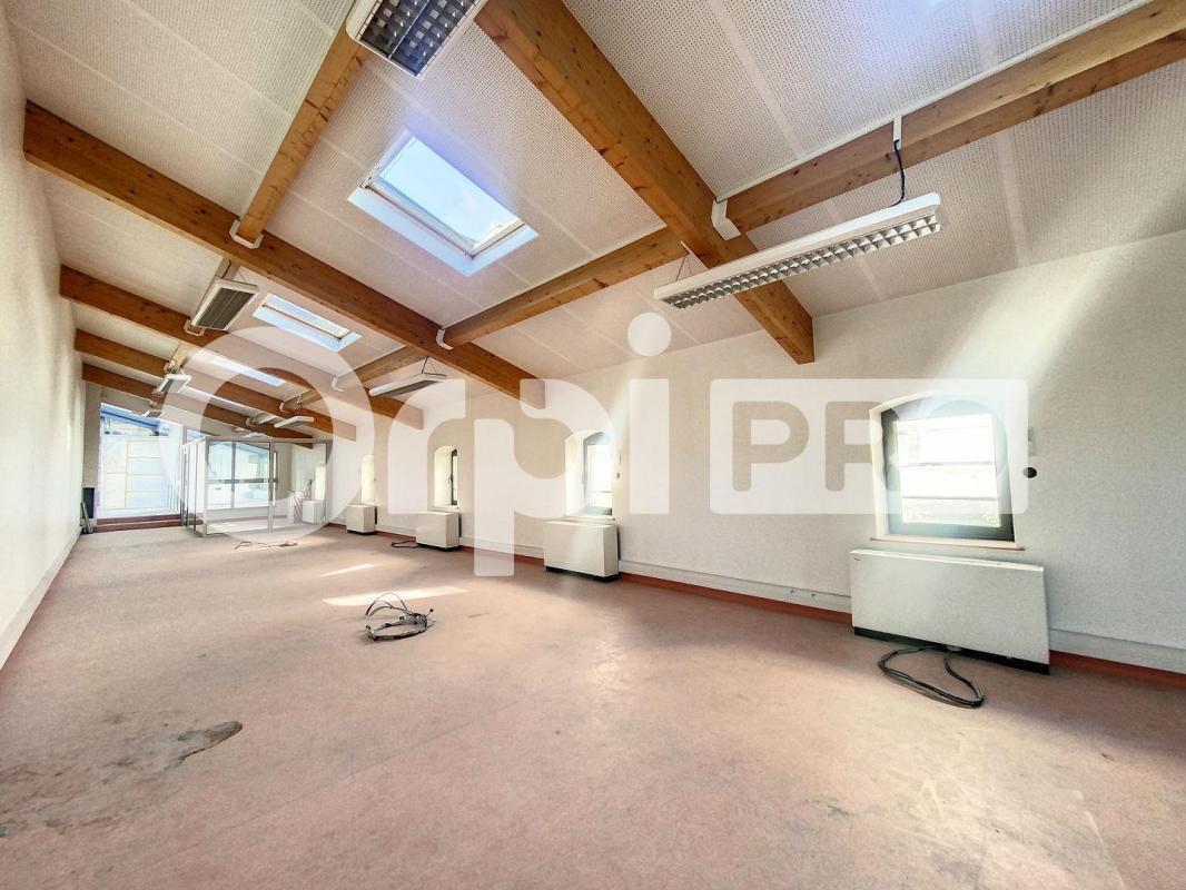 Flex in Clermont-Ferrand for sale Interior Photo- Image 1 of 8