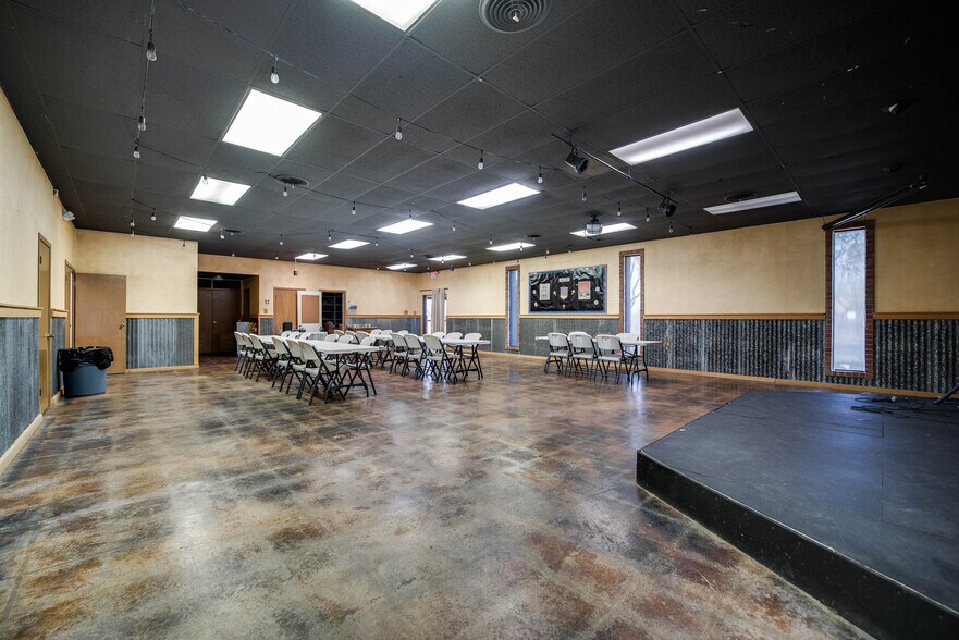 2110 E 10th St, Odessa, TX à vendre - Photo du bâtiment - Image 2 de 31