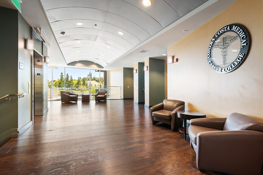 4041 Lone Tree Way, Antioch, CA à vendre - Photo intérieure - Image 2 de 29