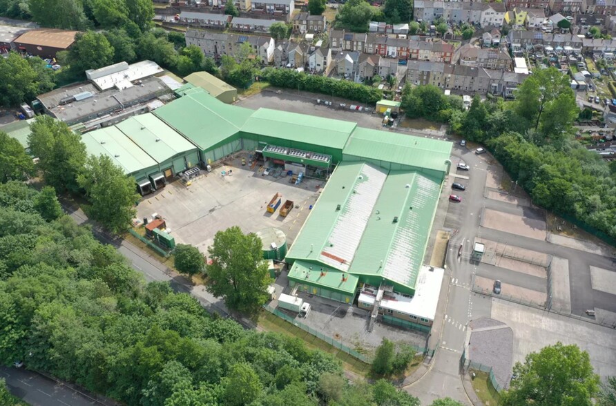 Cwmtillery Industrial Estate, Abertillery à louer - A rien - Image 3 de 5