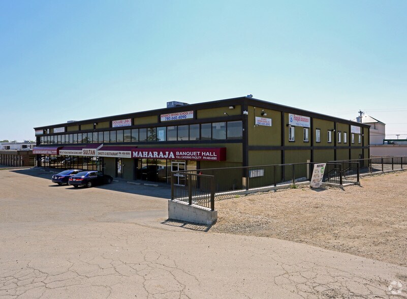 9241 34A Av NW, Edmonton, AB à louer - Photo du bâtiment - Image 2 de 2