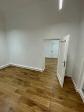 62 Rue François Ier, Paris for lease Interior Photo- Image 2 of 2