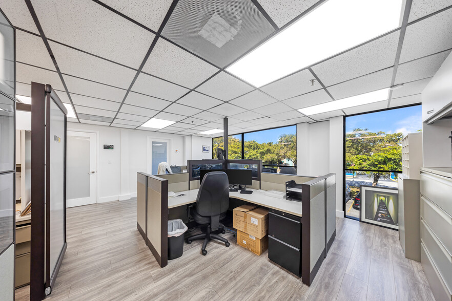 7100-7114 NW 50th St, Miami, FL à vendre - Photo du bâtiment - Image 2 de 26