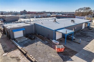 701 S 8th St, Saint Joseph, MO à louer Photo du bâtiment- Image 2 de 11