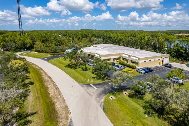 More details for 10061 Amberwood Rd, Fort Myers, FL - Flex for Lease