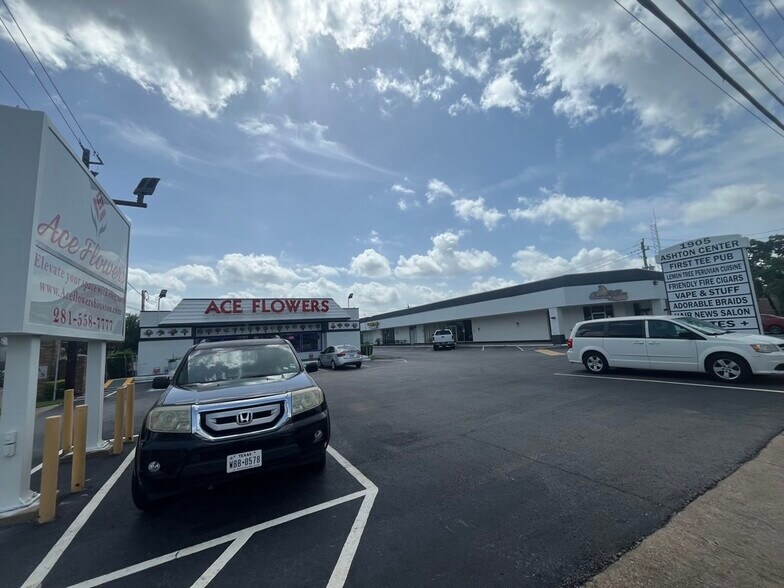 1905 S Dairy Ashford, Houston, TX à louer - Photo du bâtiment - Image 2 de 18