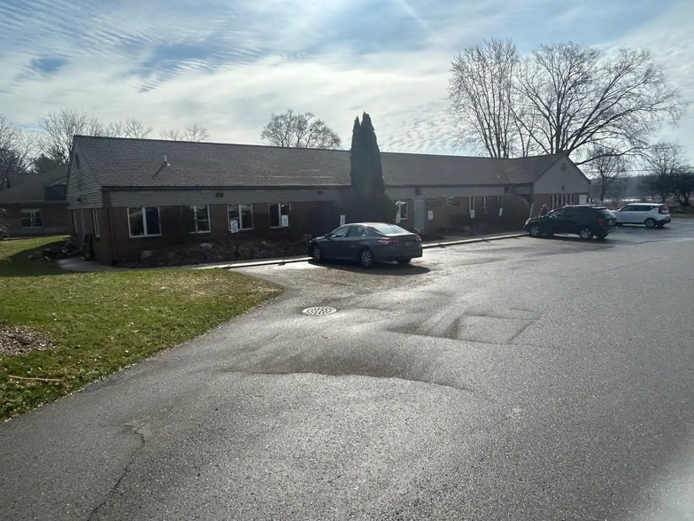 6273 W River Rd NE, Belmont, MI à vendre - Photo du bâtiment - Image 2 de 23