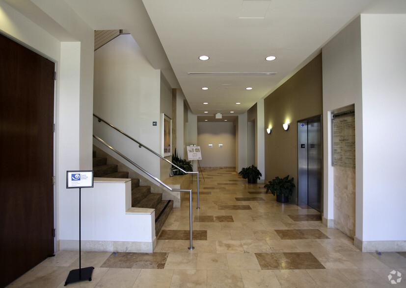 12791 Newport Ave, Tustin, CA for sale - Lobby - Image 1 of 1