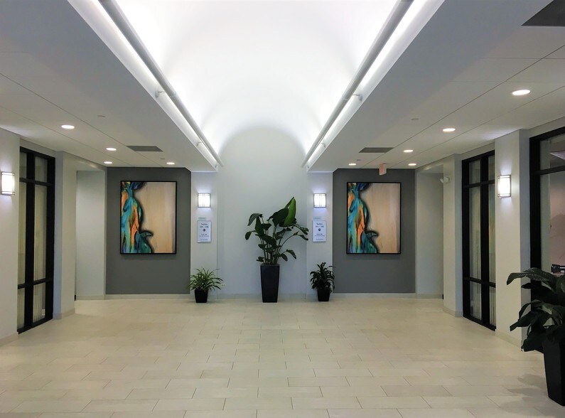 3100 W Higgins Rd, Hoffman Estates, IL à louer - Photo intérieure - Image 3 de 23