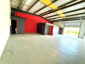 1872 Mill St, Tallahassee, FL for lease Interior Photo- Image 2 of 8