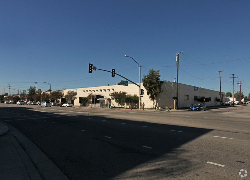 2231-2249 N Hollywood Way, Burbank, CA for sale - Primary Photo - Image 1 of 1