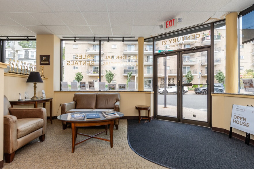 136 Tremont St, Brighton, MA for sale - Interior Photo - Image 3 of 16