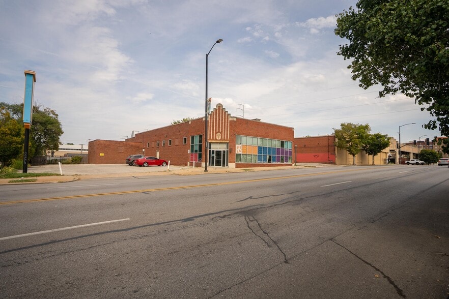 1006 E Linwood Blvd, Kansas City, MO for sale - Building Photo - Image 2 of 45