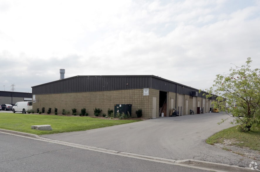 38 Bigwin Rd, Hamilton, ON à vendre - Photo du bâtiment - Image 2 de 2