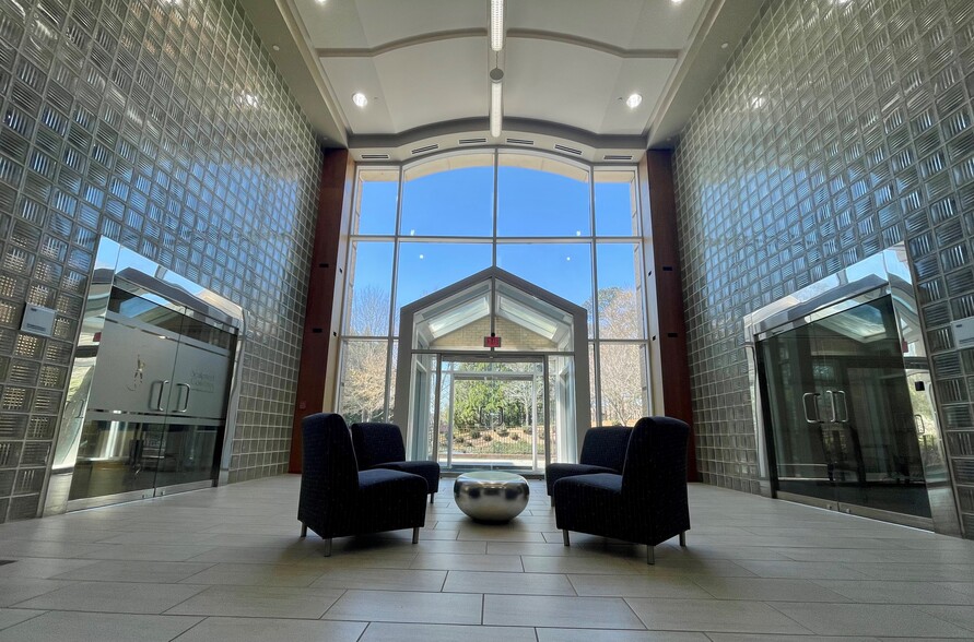 3005 Royal Blvd S, Alpharetta, GA à louer - Hall d’entrée - Image 3 de 17