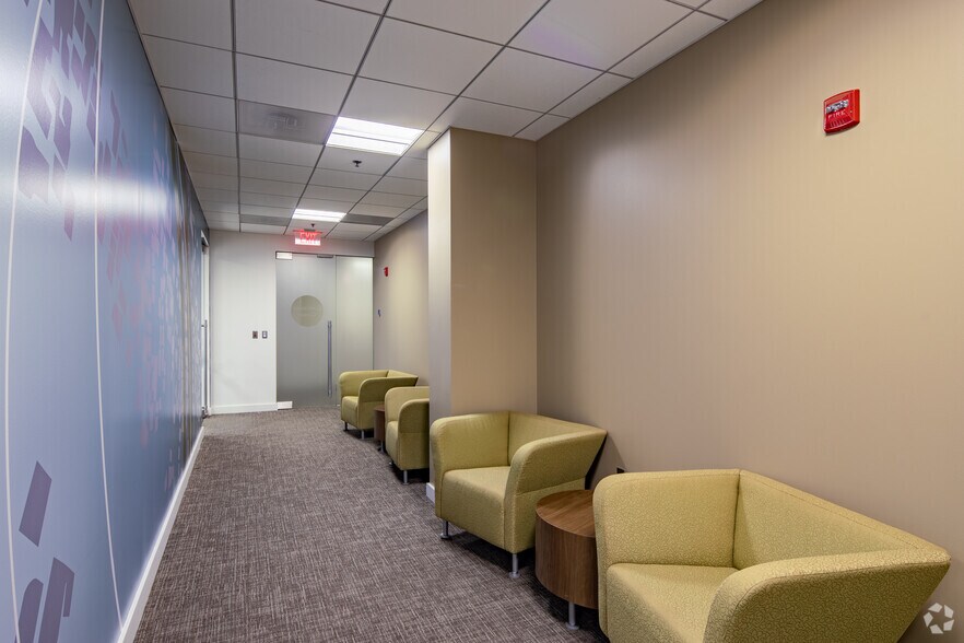 1801 Research Blvd, Rockville, MD à louer - Photo intérieure - Image 2 de 15