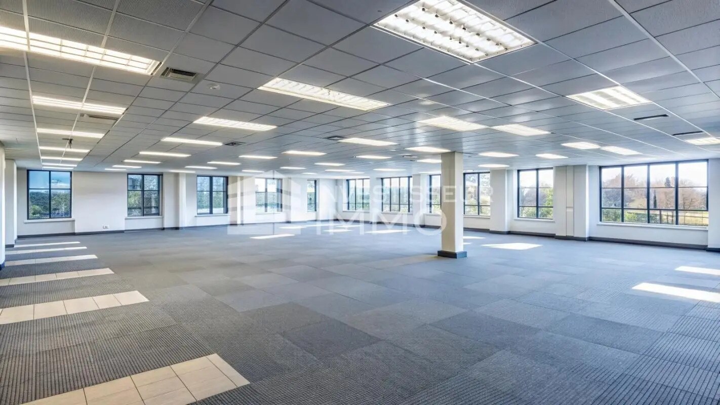 Office in Gennevilliers for lease Interior Photo- Image 1 of 2