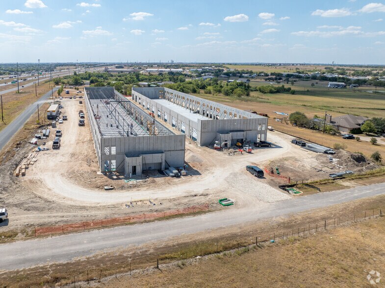 1433 Chris Ln, Pflugerville, TX à louer - Photo du bâtiment - Image 3 de 4