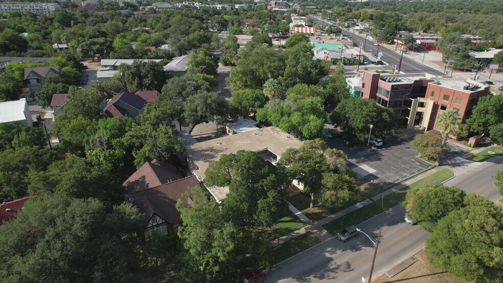 118 Funston Pl, San Antonio, TX à vendre - Vidéo sur l’inscription commerciale - Image 2 de 31