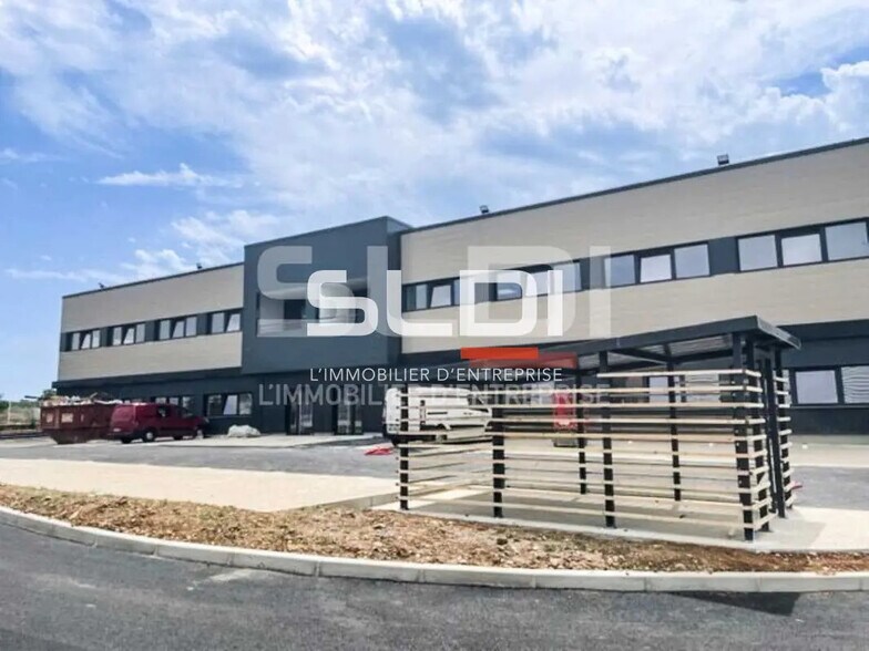Office in Colombier-Saugnieu for lease - Building Photo - Image 1 of 11
