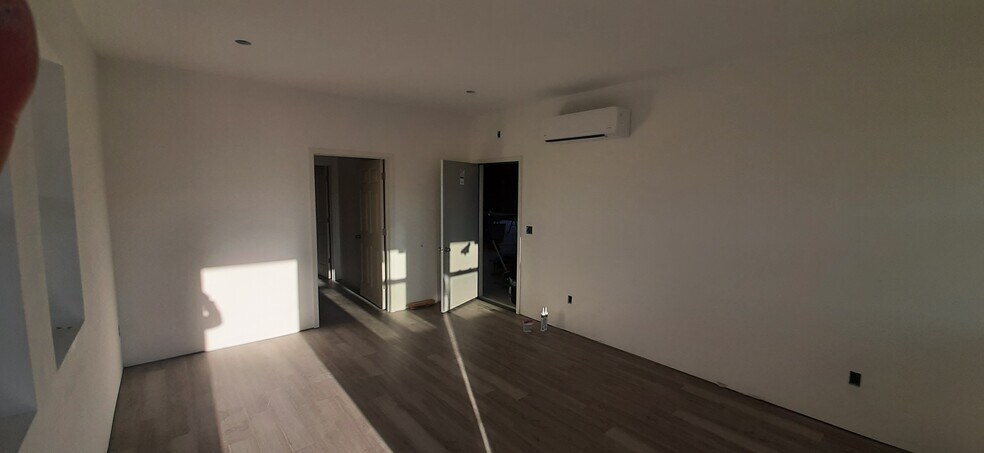 4970 Commerce Park Dr, Ludington, MI à louer - Photo intérieure - Image 3 de 9