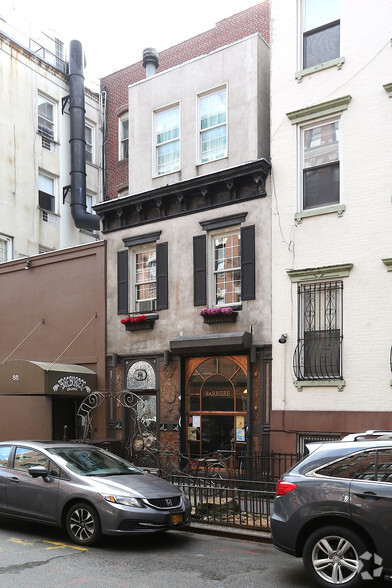 246 E Fifth St, New York, NY for lease - Primary Photo - Image 1 of 3