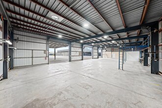 108 Grindle Rd, Rocklea for lease Interior Photo- Image 2 of 4