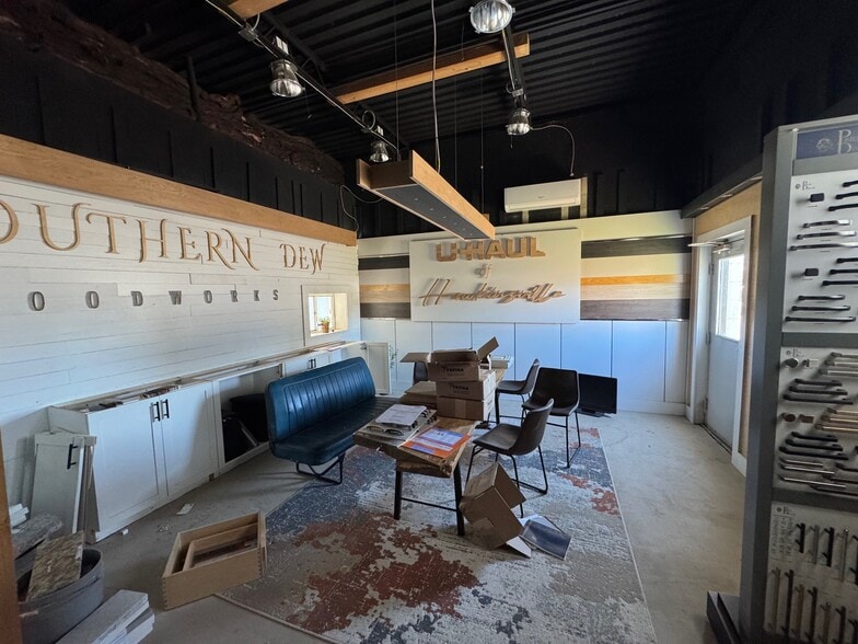 121 S Jackson St, Hawkinsville, GA for sale - Interior Photo - Image 3 of 4