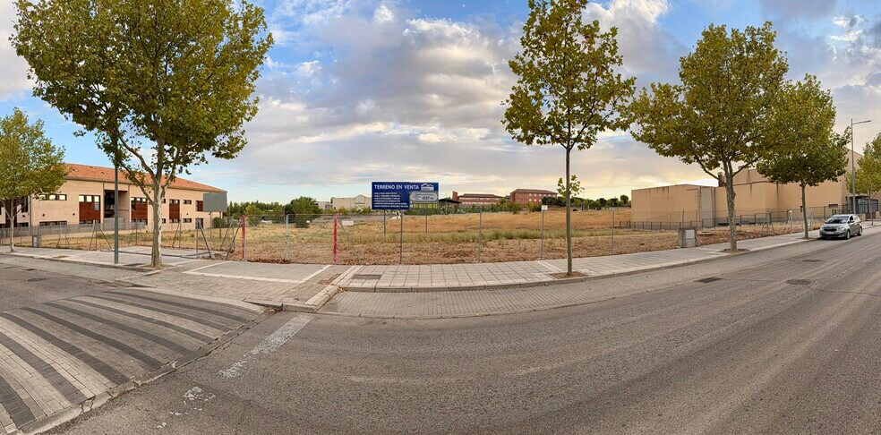 Avenida Ermita de San Juan, 58, Navalcarnero, Madrid à vendre - Photo principale - Image 1 de 4