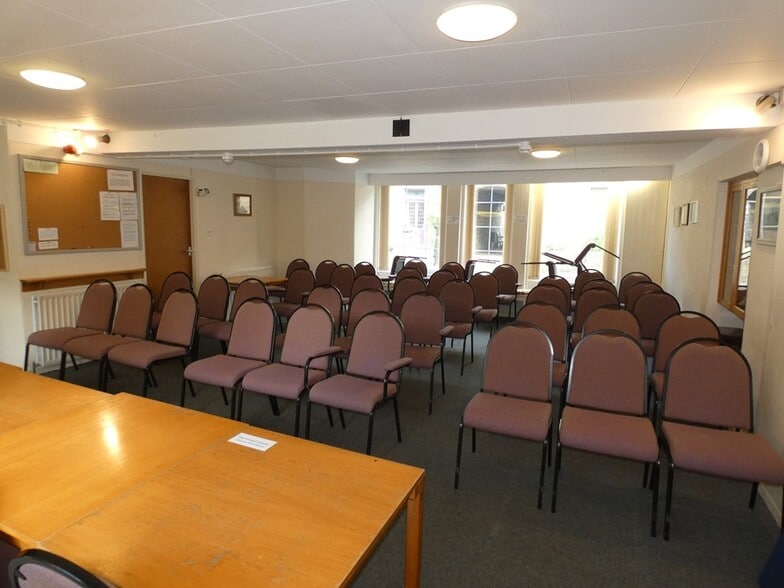 28-32 Otley St, Skipton for sale - Interior Photo - Image 3 of 11