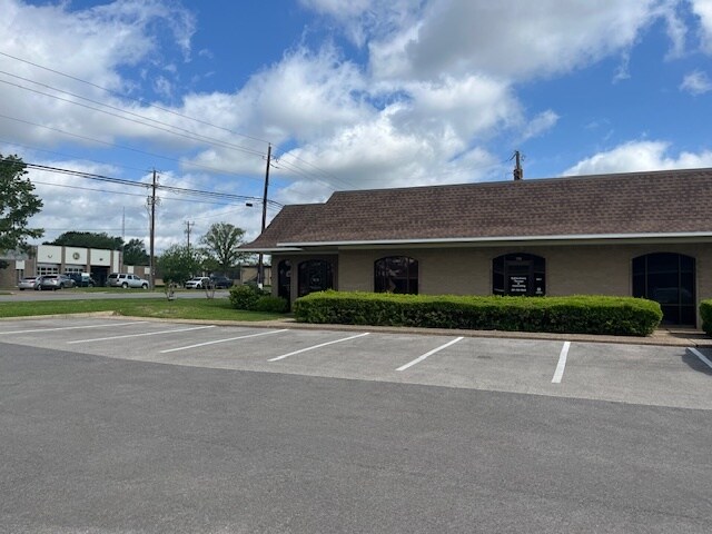 5520-5528 Old Bullard Rd, Tyler, TX à louer - Photo du bâtiment - Image 3 de 4