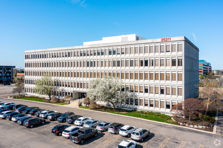 26211 Central Park Blvd, Southfield, MI à louer - Photo du bâtiment - Image 3 de 21