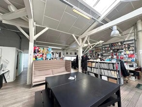 Bureau/Commerce de détail dans Paris à louer Photo intérieure- Image 2 de 2