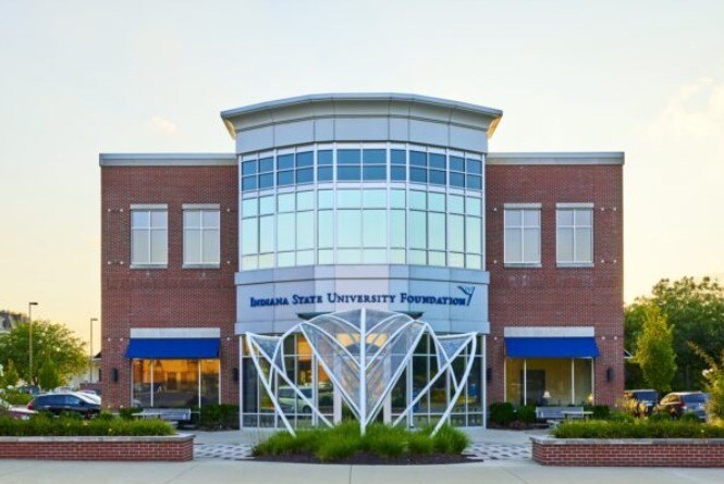 22 N 5th St, Terre Haute, IN à louer - Photo principale - Image 1 de 1