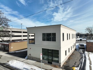 Plus de détails pour 915 S Washington Ave, Royal Oak, MI - Vente au détail à vendre